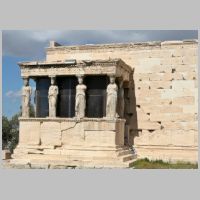 Erechtheion, photo Sharon Mollerus, Wikipedia.jpg